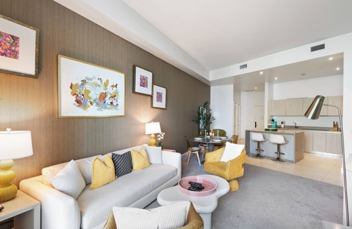 Hollywood South Central Beach Condo | ★ Stylish Beachfront Escape with Private Balcony, Rooftop Jacuzzi & Pool