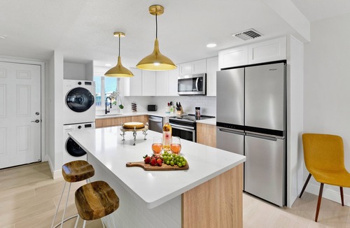 Avon By The Sea Condo | Stylish Beachfront Condo – Balcony, Heated Pool & Steps to Pier