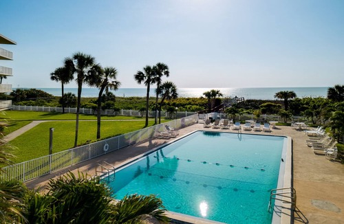 Avon By The Sea Condo | Stylish Beachfront Condo – Balcony, Heated Pool & Steps to Pier