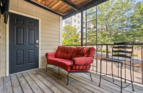 Auburn Condo | Stylish & Centrally-Located 2 bed/2 bath Condo in Auburn, AL