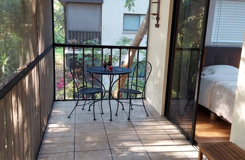 Temple Terrace Condo | Stylish & comfy 2 bedroom condo centrally located