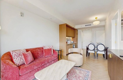 Wynwood Art District Condo | Stylish condo with rooftop pool, balcony & walkable dining