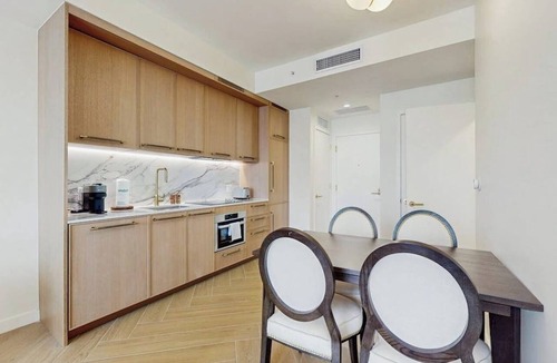 Wynwood Art District Condo | Stylish condo with rooftop pool, balcony & walkable dining