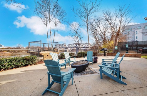North Capitol Condo | Stylish Downtown Nashville Condo ★ River Views ★ PARKING ★ Close to everything