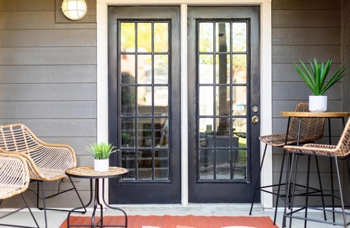 Rutledge Hill Apartment | Stylish Downtown Nashville Condo with Patio & Free Parking