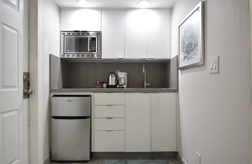 Hollywood Apartment | Stylish Hobe loft cozy beach UNIT #3