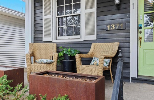 Cherokee Triangle Apartment | Stylish king studio in the heart of the Highlands