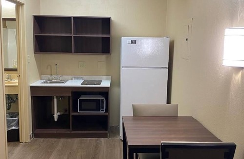 Williamsburg Square Hotel | Suburban Studios Winston-Salem near Hanes Mall