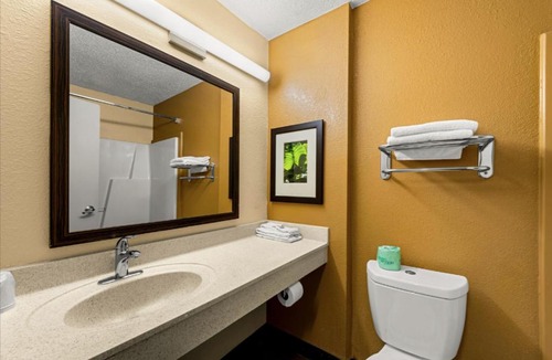Williamsburg Square Hotel | Suburban Studios Winston-Salem near Hanes Mall