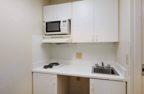 Winston - Salem Hotel | Suburban Studios Winston Salem-University Parkway
