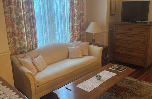 Aiken House | Suite #2 - Queen Bed with Jetted Tub & Marble Bath