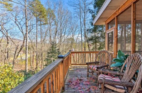 Chatuge Village House | Summer in the Smokies! Hayesville Bungalow w/Deck