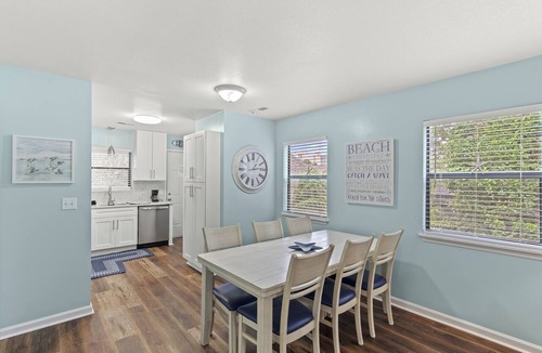 Crescent Beach Condo | Summer Times #4 - 2 Bedroom Located Close To The Beach