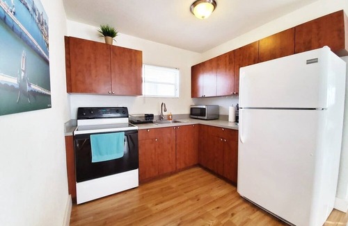 Buena Vista Apartment | Sunny 2BR Apt nr Wynwood,Midtown & Design District
