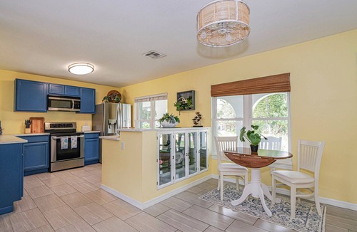 Sebastian Highlands House | Sunny Days Retreat, . 5 miles to beach, Fishing, 90min to Disney. Pet friendly