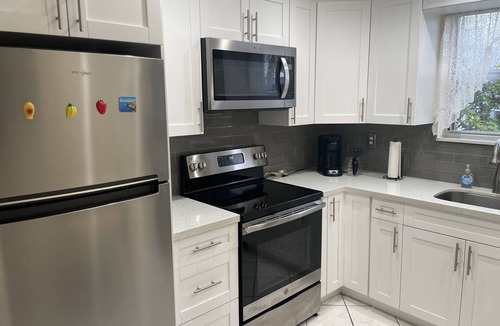 Sunny Isles Beach Condo | Sunny Isles condo w/pool, parking, — 1 1/2 blocks to the beach