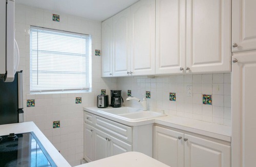 South Beach Condo | Sunny Ocean Dr Condo, w/2 Queen Beds, South Beach