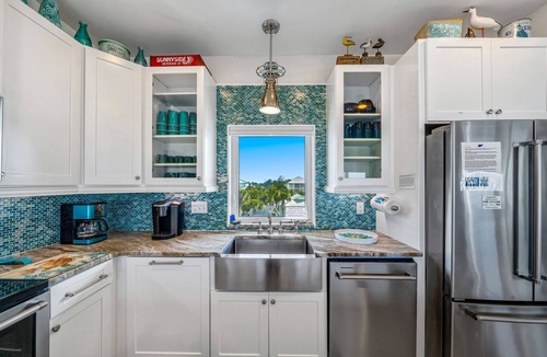 Seagrass House | Sunnyside Up: Steps to the Beach, Great views, Private pool, Pet friendly