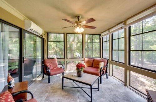 Salem House | Sunroom & Deck! Golf Retreat in Keowee Key