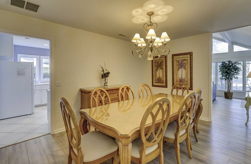 Baynard Oaks House | Sunset Rentals | Baynard Park 6 | Dog Friendly