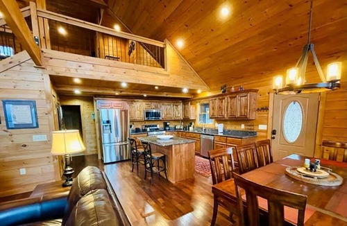 Bryson City Cabin | Sunset Ridge Lodge - Sunset Ridge Lodge - Breathtaking mountain views and