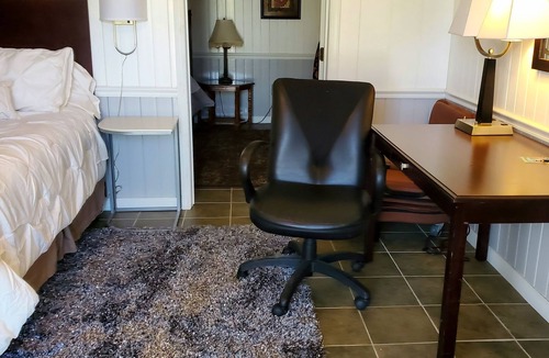 Pikeville Bed & Breakfast | Sunset Suite in Cascade Inn at Fall Creek Falls