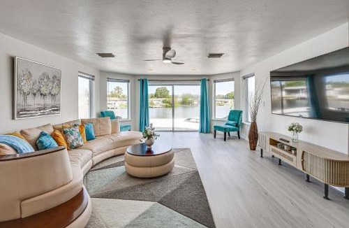 Tahitian Homes House | Sunset Views & Hot Tub: Lakefront Holiday Retreat!