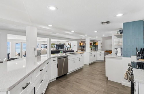 Baywood Village House | Sunset Waterfront Paradise | Kayaks, Dock, + Views