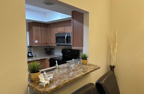 Palmer Ranch Villa | Sunshine Get Away! Pool, Beach & Fun! Near Siesta Key! King Size Bed!