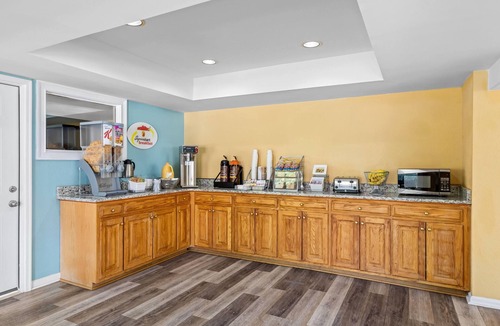 Acworth Hotel | Super 8 by Wyndham Acworth/Atlanta Area
