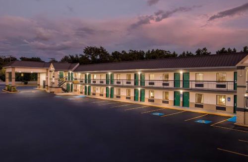 State Park Hotel | Super 8 by Wyndham Columbia