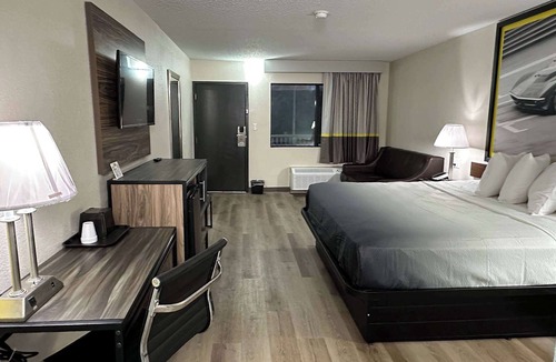 Kannapolis Hotel | Super 8 by Wyndham Kannapolis