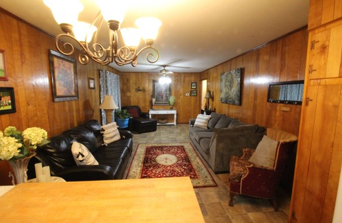 Gracewood House | Super Clean 3 Bedroom House near Masters Golf Tournament.