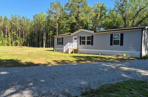 Edwardsville House | Superb 3-bedroom mobile home with AC in Heathsville