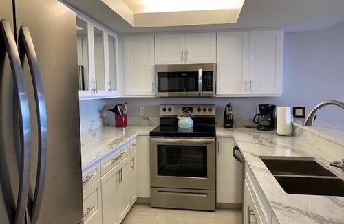 Park Shore Condo | Superb Gulf views in a renovated unit - CL0302