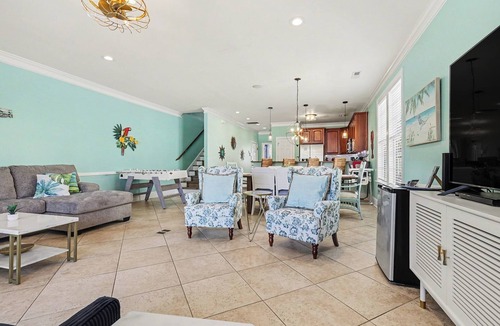 Surfside Beach House | Surfside Beach 5 Bdr, Walk 2 Beach, Priv Pool, Putt Green, Golf Cart