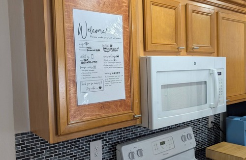 Sulphur Springs House | Sweet Brooks Place 3-bedroom house with WiFi, AC in welcoming Tampa