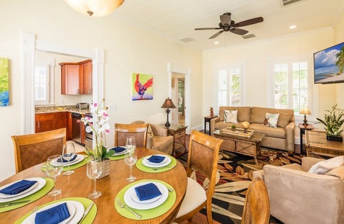 Downtown House | *SWEET HOME ANGELITA @ OLD TOWN* Renovated Home Off Duval + LAST KEY SERVICES