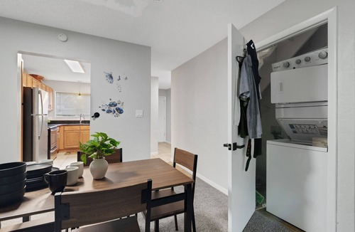 Gainesville Apartment | Sweetwater 7F I Beautiful 2Bd Apt I Free Parking