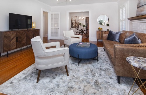 Lincolnton House | Sycamore House steps away from Downtown Lincolnton, 30 mins to South Mtn Park!