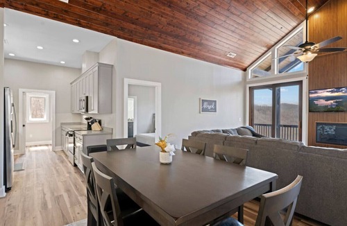 Sylva Condo | Sylva Retreat, King Suite, Mountain View, and Hiking!