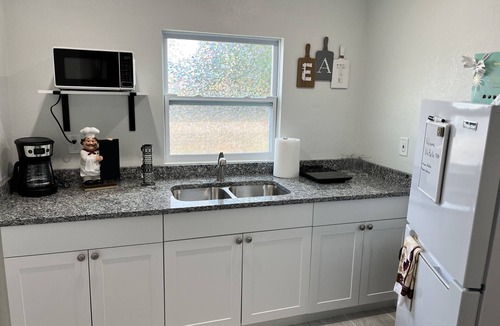 San Carlos Park Apartment | t1.Peaceful Getaway in Fort Myers – Great Location!nt2.Spacious & Stylish Apartm