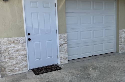 San Carlos Park Apartment | t1.Peaceful Getaway in Fort Myers – Great Location!nt2.Spacious & Stylish Apartm
