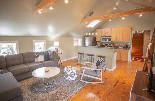 Pickens Cottage | Table Rock State Park Get Away