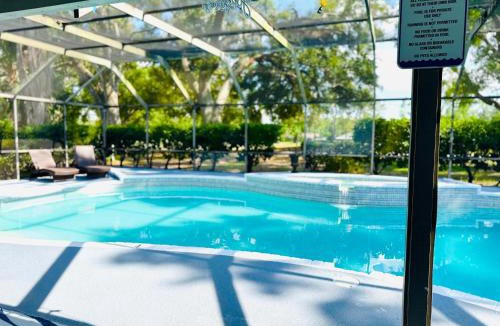 Greater Northdale House | Tampa Luxury 5BR Estate with Pool and Golf Views