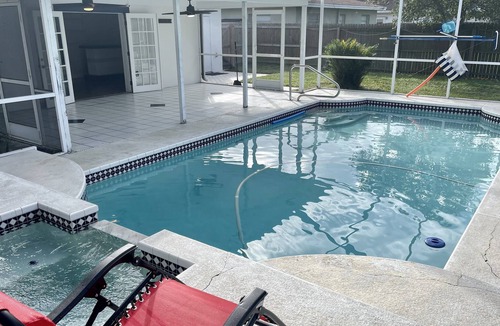 Oakford Park House | Tampa Pool House in Midtown - Sleeps 12
