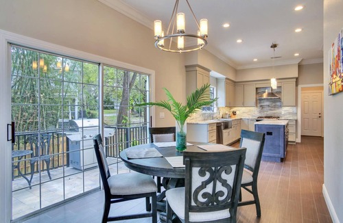 Old Seminole Heights House | ☆ Tampa Riverfront Villa ☆ Heated Pool/Hot Tub/Kayaks/Pool Table