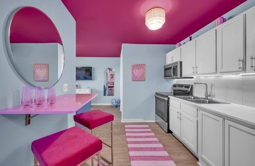 Buena Vista Apartment | Taylor Swift Themed Apartment!
