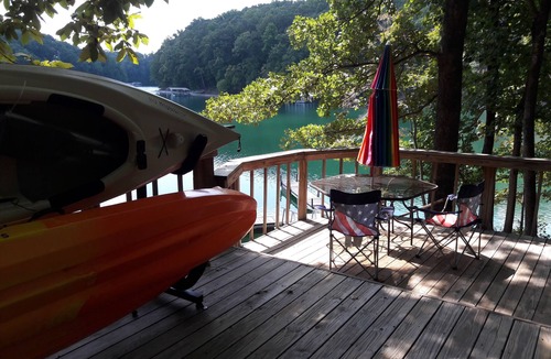 Seneca House | Tee House on BEAUTIFUL Lake Keowee