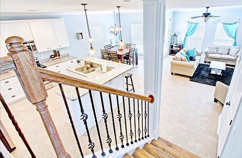 Villages of Crystal Beach House | TempurPedic Mattress~Lagoon Pool~Hot tub~Beach Trolley~4BR Shipwrecked